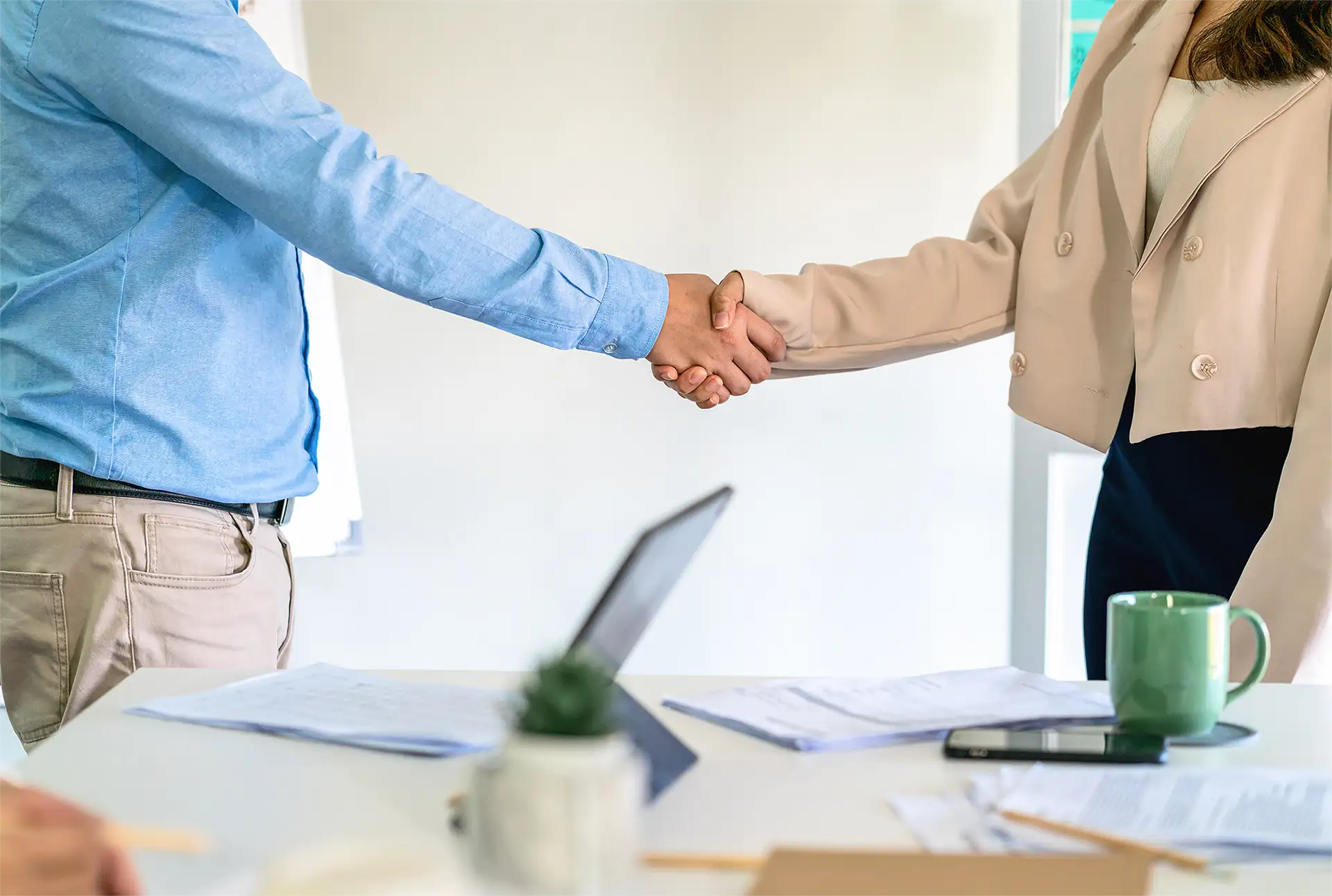 Bewerbungstraining mit persönlichem Coaching und erfolgreichem Abschlussgespräch im beruflichen Kontext