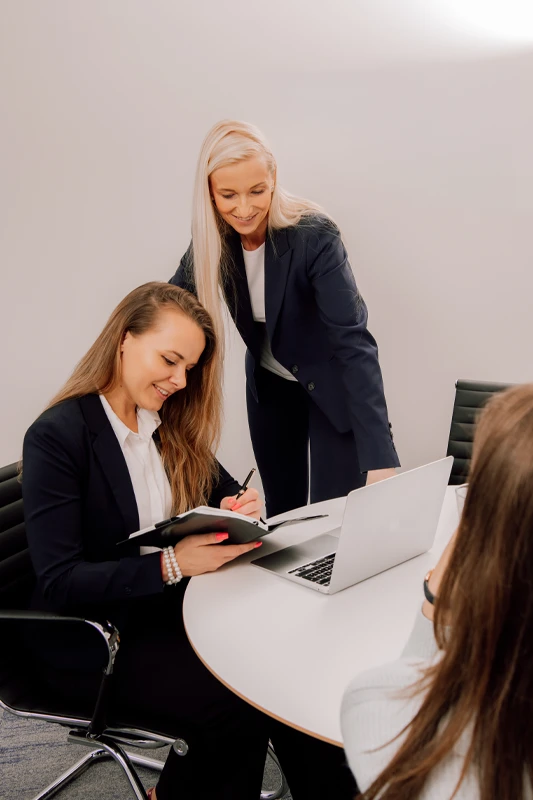 Coaching für Bewerbungstraining, Führungskräfteentwicklung und Karriereberatung in persönlichem Beratungsgespräch
